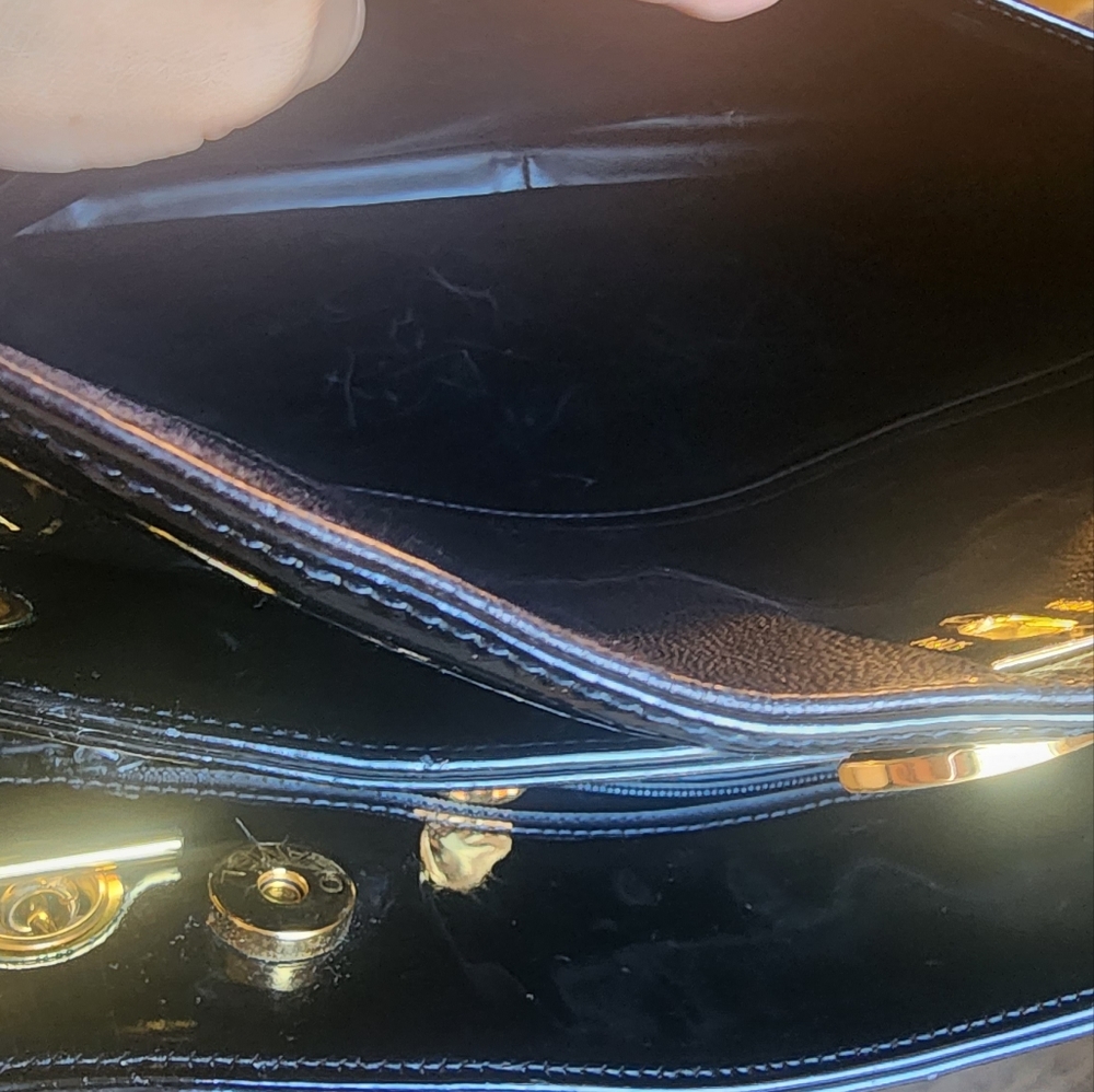 CHANEL Black and Gold Shoulder Bag - Picture 11 of 15